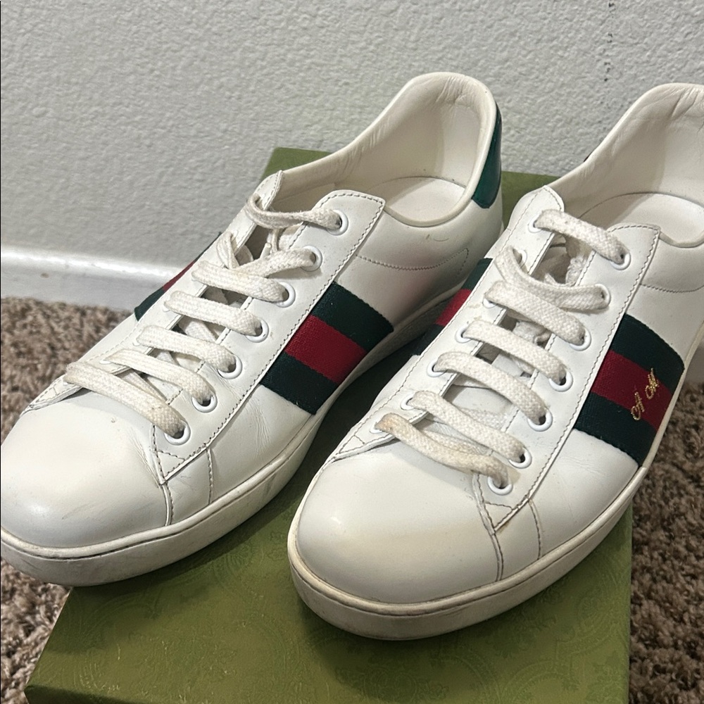 Gucci White Leather Sneakers with Red and Green Web Stripe
